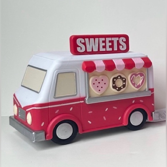 Playground Valentines LED Light Up Telephone Booth & Sweets Car Figural Set - Picture 5 of 10
